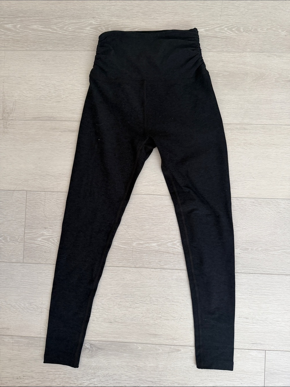 Brand new Beyond Yoga leggings with rouche hip detail